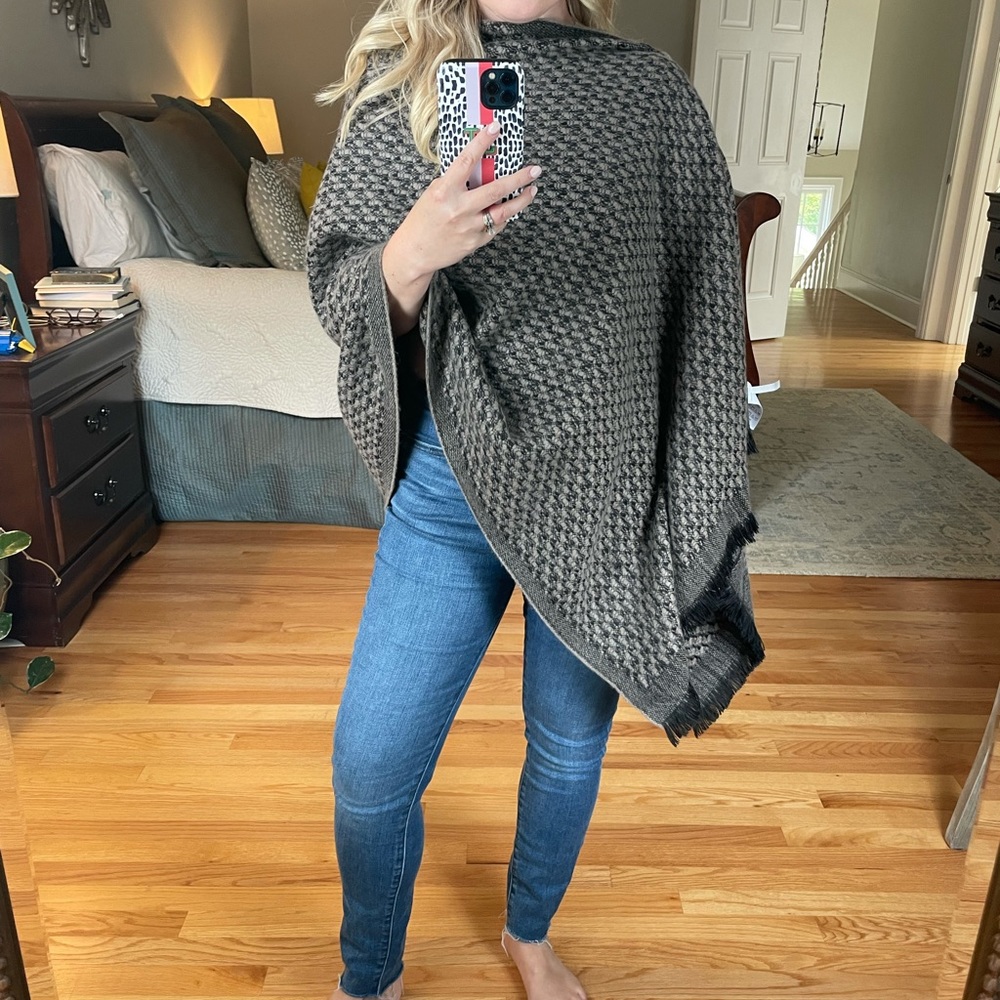 Stella & Dot black and brown caftan/poncho